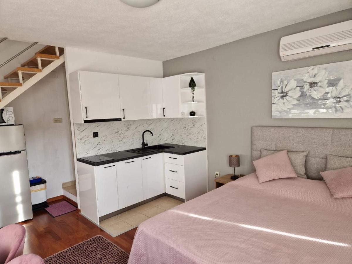 Apartments Ozrenka Tucepi Luaran gambar