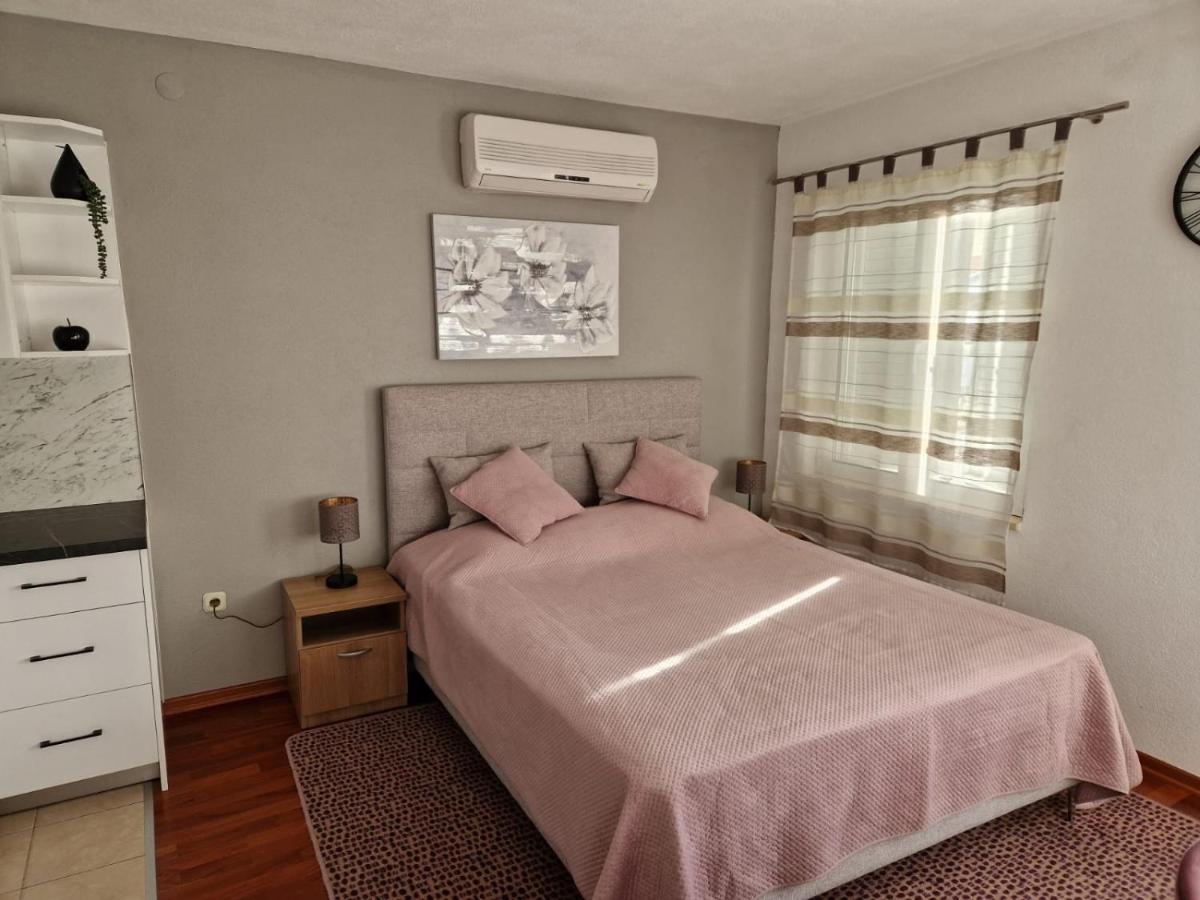 Apartments Ozrenka Tucepi Luaran gambar